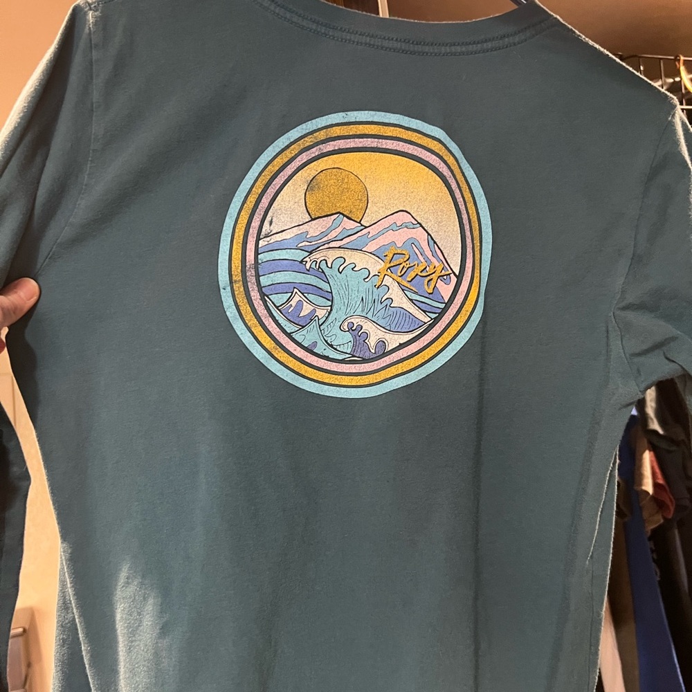 Small long sleeve Roxy top - Picture 2 of 2